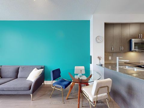 Photo 9 at 427 - 7608 Yonge Street, Yorkhill, Vaughan