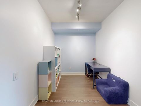 Photo 13 at 427 - 7608 Yonge Street, Yorkhill, Vaughan