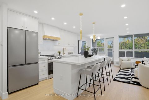 Photo 12 at 904 - 65 Southport Street, Swansea, Toronto