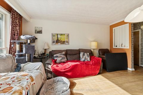 Photo 6 at 364 Patricia Avenue, Newtonbrook West, Toronto