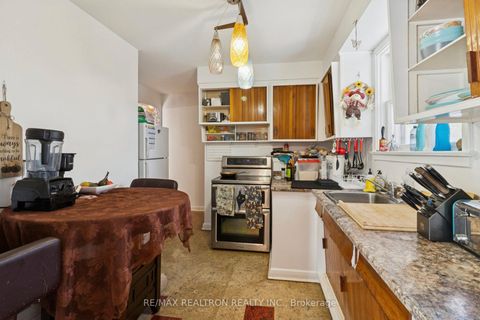 Photo 7 at 364 Patricia Avenue, Newtonbrook West, Toronto