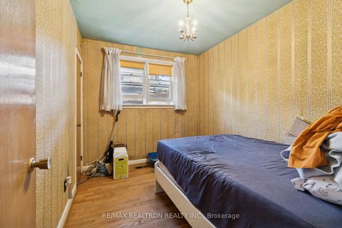 Photo 9 at 364 Patricia Avenue, Newtonbrook West, Toronto