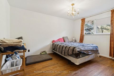 Photo 10 at 364 Patricia Avenue, Newtonbrook West, Toronto