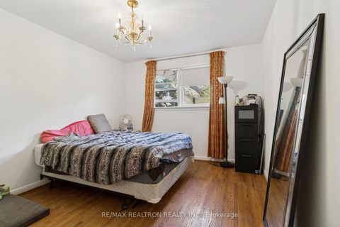 Photo 11 at 364 Patricia Avenue, Newtonbrook West, Toronto
