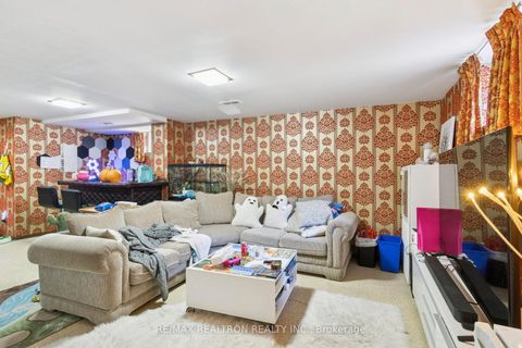 Photo 16 at 364 Patricia Avenue, Newtonbrook West, Toronto