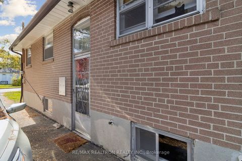 Photo 19 at 364 Patricia Avenue, Newtonbrook West, Toronto