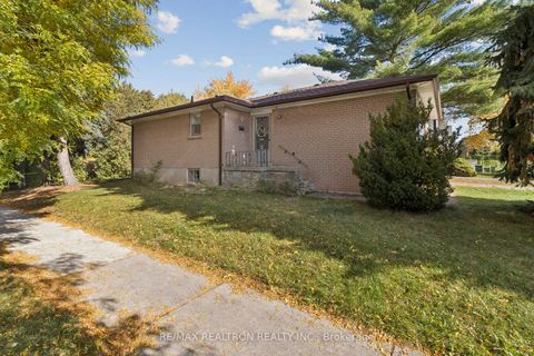 Photo 23 at 364 Patricia Avenue, Newtonbrook West, Toronto