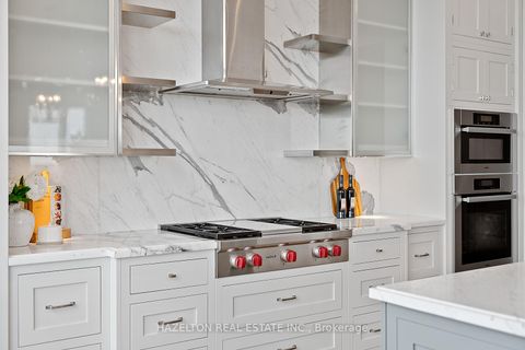 Photo 17 at 4802 - 50 Yorkville Avenue, Annex, Toronto