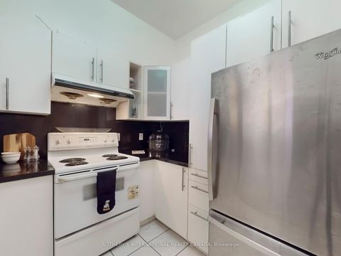 Photo 8 at Lph18 - 2627 Mccowan Road, Agincourt North, Toronto