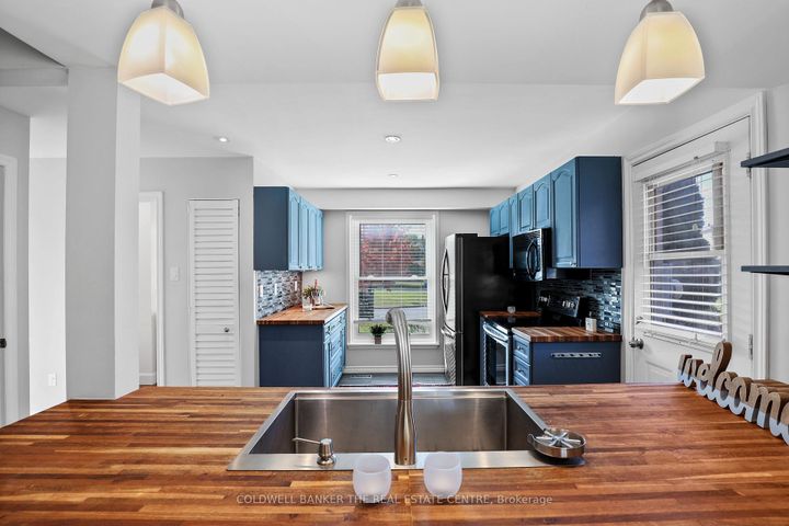 Photo 10 at 410 Burnley Court, Centennial, Oshawa