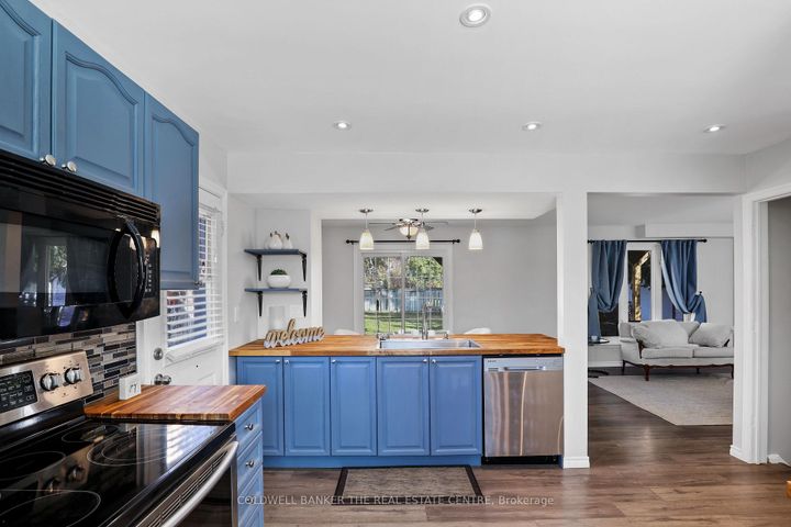 Photo 11 at 410 Burnley Court, Centennial, Oshawa