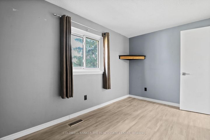 Photo 19 at 410 Burnley Court, Centennial, Oshawa