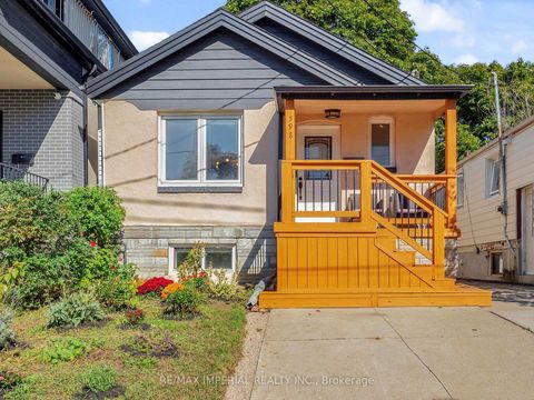 Photo 1 at 598 Ridelle Avenue, Belgravia, Toronto
