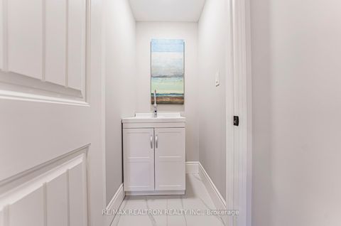 Photo 13 at 221 Old Orchard Circle, WC Wedgewood Creek, Oakville