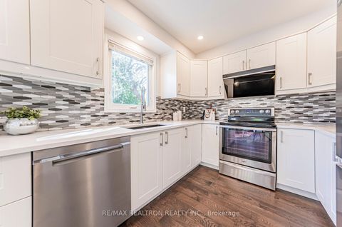 Photo 19 at 221 Old Orchard Circle, WC Wedgewood Creek, Oakville