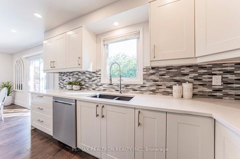 Photo 20 at 221 Old Orchard Circle, WC Wedgewood Creek, Oakville