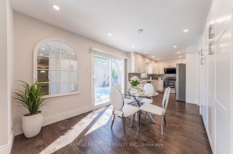 Photo 23 at 221 Old Orchard Circle, WC Wedgewood Creek, Oakville