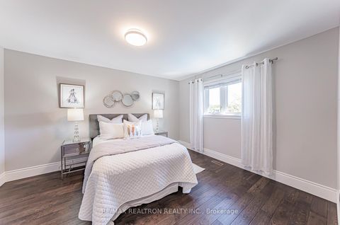 Photo 30 at 221 Old Orchard Circle, WC Wedgewood Creek, Oakville