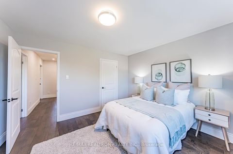 Photo 37 at 221 Old Orchard Circle, WC Wedgewood Creek, Oakville