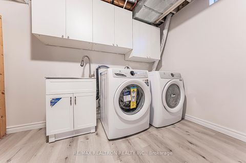 Photo 38 at 221 Old Orchard Circle, WC Wedgewood Creek, Oakville