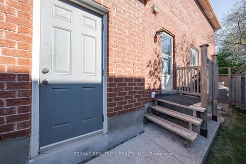 Photo 40 at 221 Old Orchard Circle, WC Wedgewood Creek, Oakville