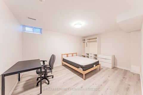 Photo 44 at 221 Old Orchard Circle, WC Wedgewood Creek, Oakville