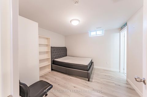 Photo 48 at 221 Old Orchard Circle, WC Wedgewood Creek, Oakville