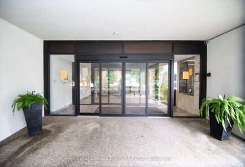 Photo 2 at 1611 - 45 Southport Street, Swansea, Toronto