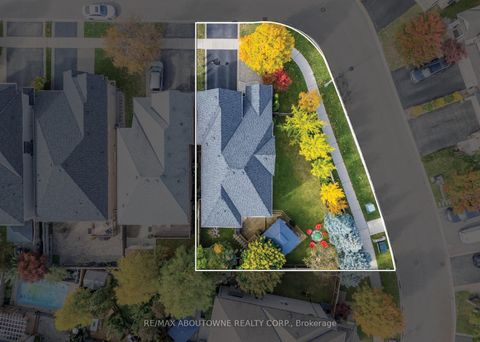 Photo 4 at 3262 Skipton Lane, BC Bronte Creek, Oakville