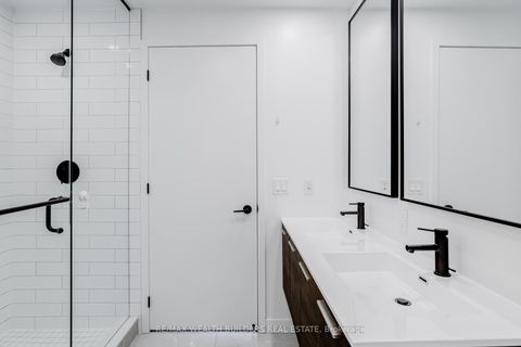 Photo 23 at 511 - 2118 Bloor Street W, Bloor West Village, Toronto