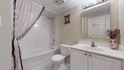 Photo 12 at 215 - 39 Oneida Crescent, Langstaff, Richmond Hill