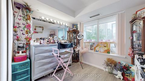 Photo 13 at 215 - 39 Oneida Crescent, Langstaff, Richmond Hill