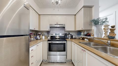 Photo 37 at 215 - 39 Oneida Crescent, Langstaff, Richmond Hill