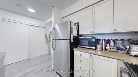 Photo 39 at 215 - 39 Oneida Crescent, Langstaff, Richmond Hill