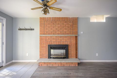 Photo 12 at 197 Livingstone Street W, Sunnidale, Barrie