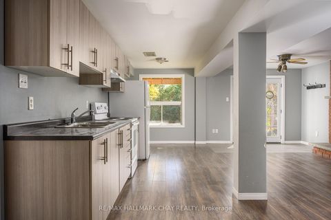 Photo 18 at 197 Livingstone Street W, Sunnidale, Barrie