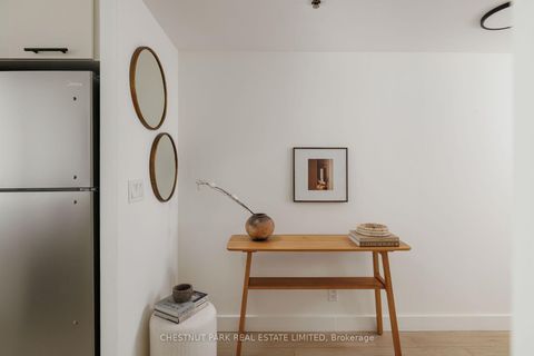 Photo 2 at 501 - 21 Nelson Street, Waterfront Communities C1, Toronto