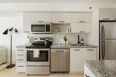 Photo 15 at 501 - 21 Nelson Street, Waterfront Communities C1, Toronto