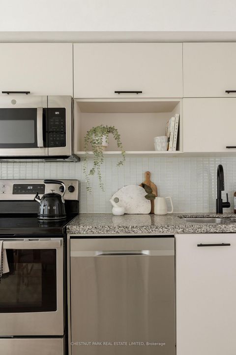 Photo 17 at 501 - 21 Nelson Street, Waterfront Communities C1, Toronto