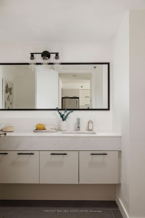 Photo 25 at 501 - 21 Nelson Street, Waterfront Communities C1, Toronto