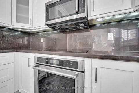 Photo 14 at 83 Marbella Road W, Sonoma Heights, Vaughan