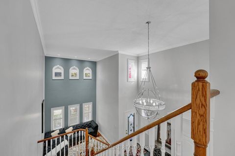 Photo 18 at 83 Marbella Road W, Sonoma Heights, Vaughan