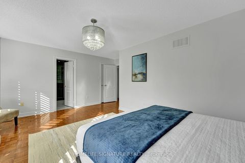 Photo 21 at 83 Marbella Road W, Sonoma Heights, Vaughan