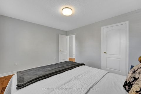 Photo 24 at 83 Marbella Road W, Sonoma Heights, Vaughan