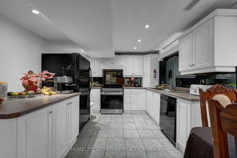 Photo 33 at 83 Marbella Road W, Sonoma Heights, Vaughan