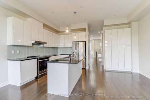 Photo 16 at 57 Laskin Drive, Patterson, Vaughan