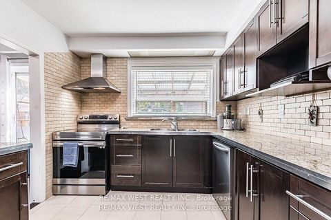 Photo 14 at 128 Mercury Road S, Clairville, Toronto