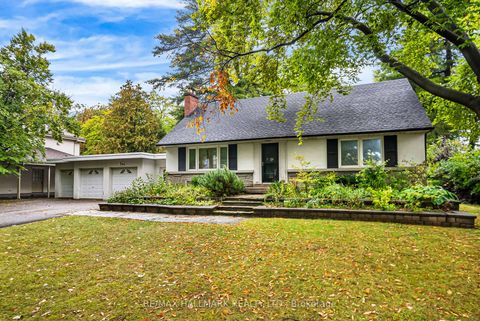 Photo 2 at 344 Spring Garden Avenue, Willowdale East, Toronto