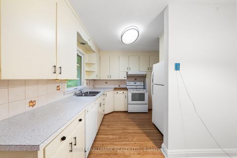 Photo 12 at 344 Spring Garden Avenue, Willowdale East, Toronto