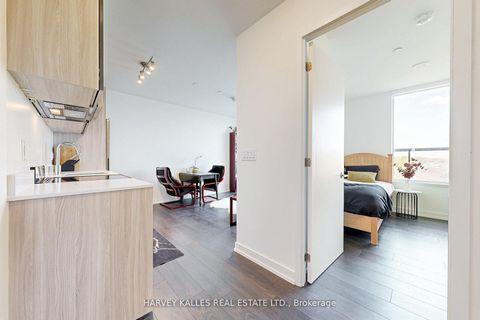 Photo 5 at 703 - 3100 Keele Street, CFB, Toronto